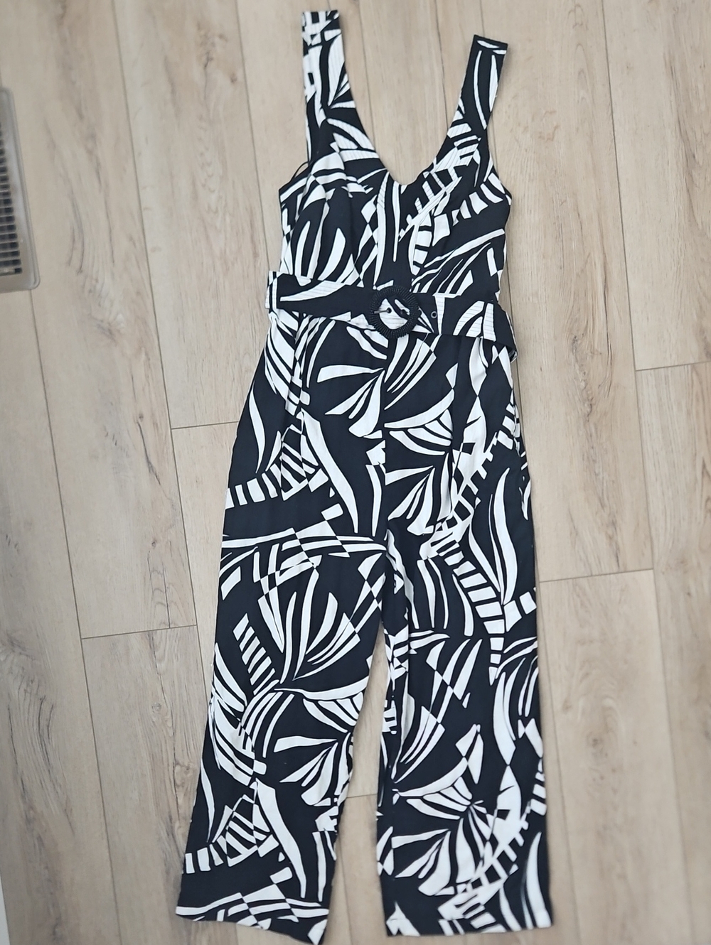 Tahari Black & White Sleeveless Wide-Leg Jumpsuit Tropical Resort Linen Blend